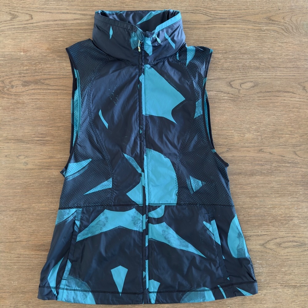 Lululemon Pack-It Down Vest, Back Spin Stroke Blue Black, Women's Size 4 NWOT